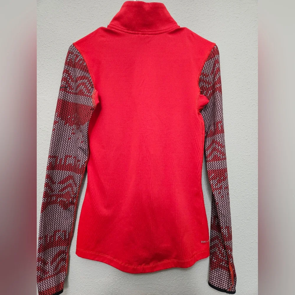 Nike Pro Dri Fit Small 1/2 Half Zip Red Geometric Sleeve Pullover Top Running